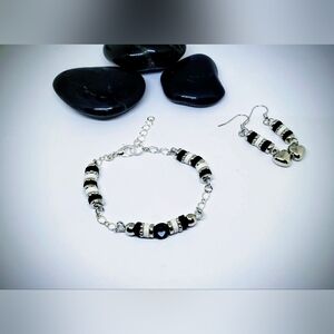 Elegant Black and White Heart Bracelet & Earring Set